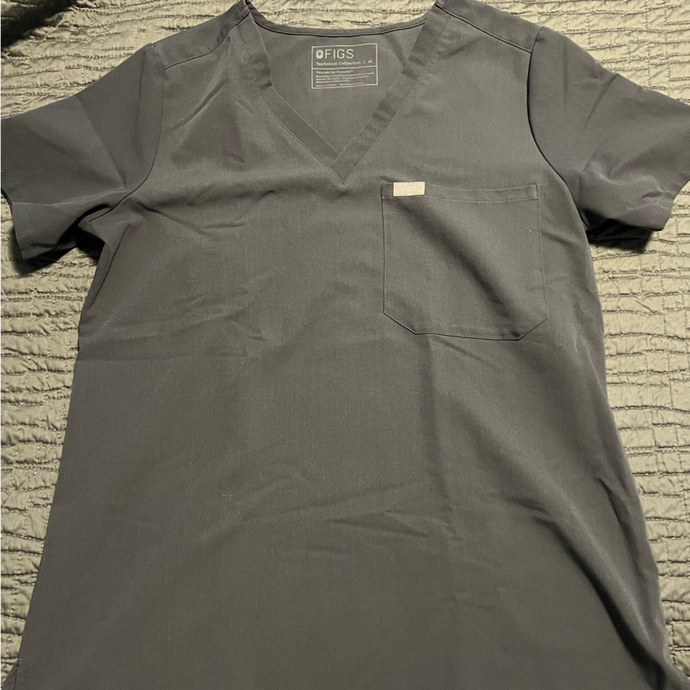 FIGS Charcoal Catarina - One-Pocket Scrub Top